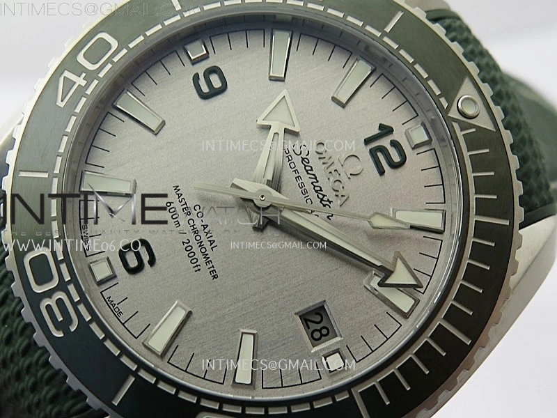 Planet Ocean 600M 43.5mm Green Ceramic Bezel SS VSF 1:1 Best Edition Silver Dial on Green Rubber Strap A8900